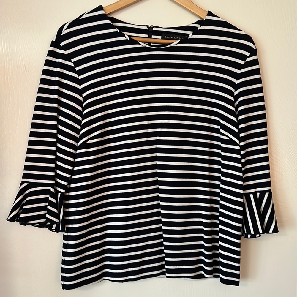 Large Banana Republic Top